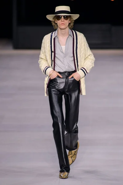 Look 12
